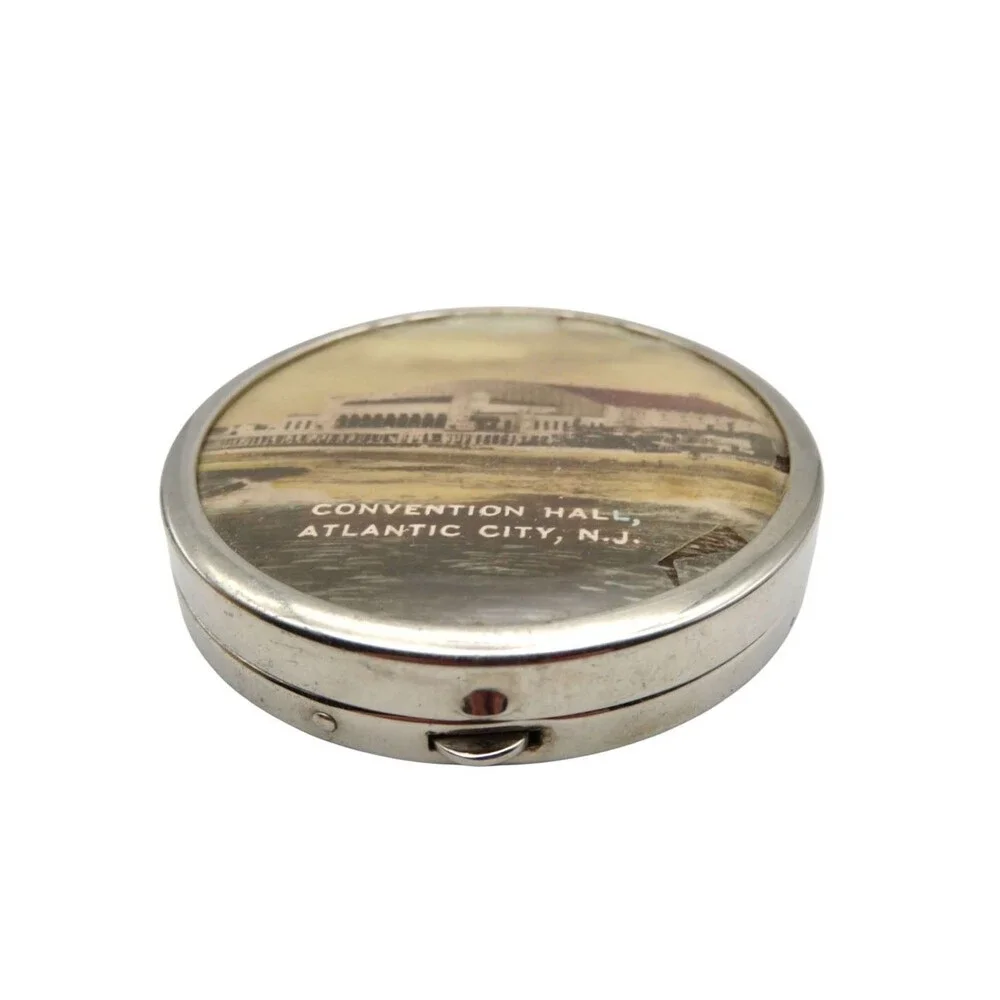 Vintage 1934 Atlantic City Convention Hall Powder Compact w Original Note